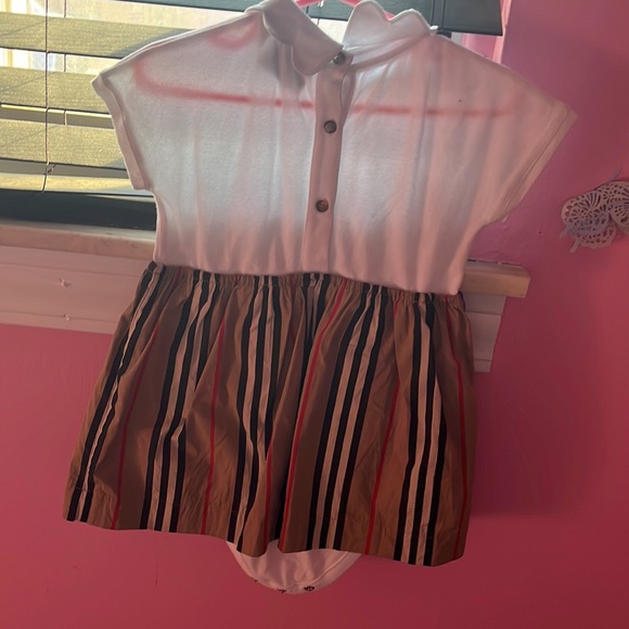 Burberry dress - Picture 2 of 2